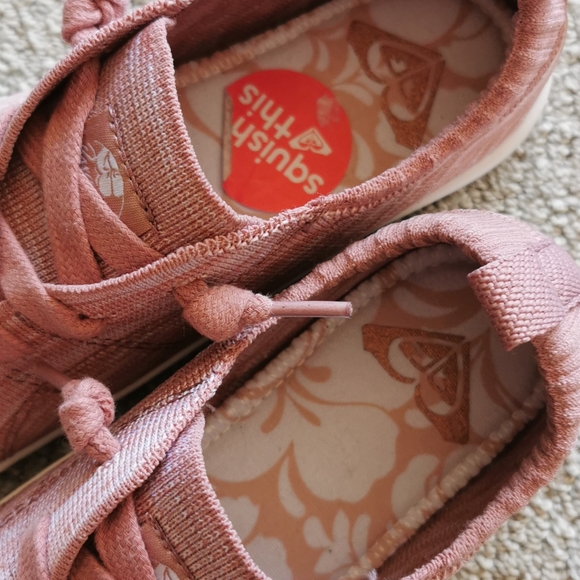 Brand new Roxy bayshore knit sneakers - Picture 2 of 3